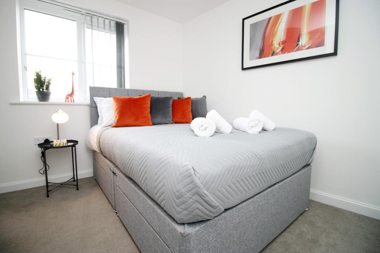 No 43 Stadium Views By Ssw - 2Br, Parking, Sleeps 4, 3Min Walk To Stadium, 10Min Drive To City Centre, Marina And Close To M4 Morriston Esterno foto