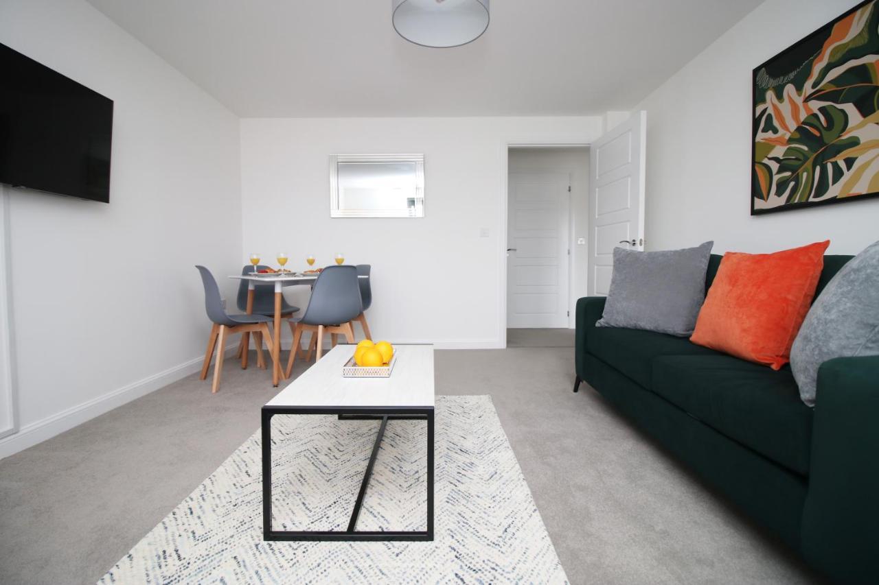 No 43 Stadium Views By Ssw - 2Br, Parking, Sleeps 4, 3Min Walk To Stadium, 10Min Drive To City Centre, Marina And Close To M4 Morriston Esterno foto