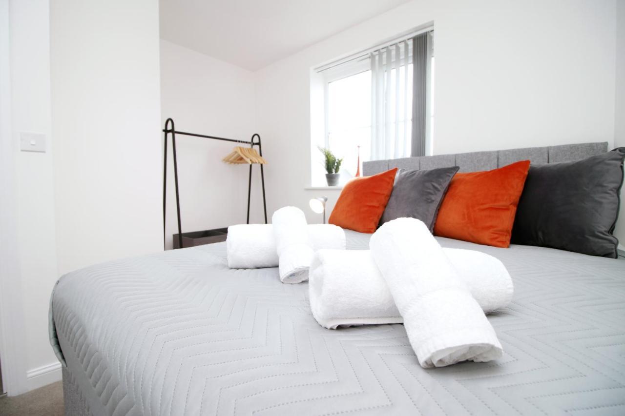 No 43 Stadium Views By Ssw - 2Br, Parking, Sleeps 4, 3Min Walk To Stadium, 10Min Drive To City Centre, Marina And Close To M4 Morriston Esterno foto