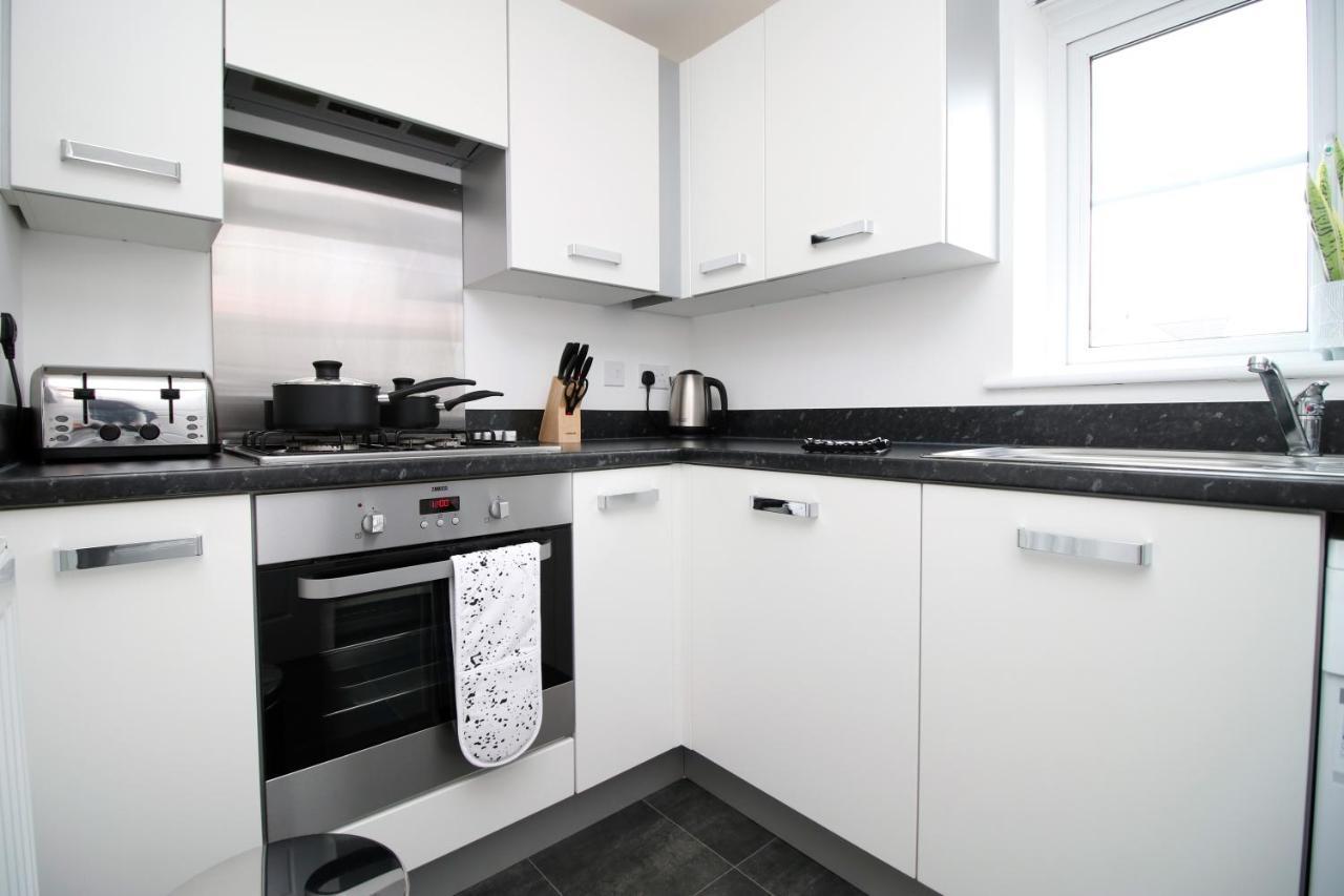 No 43 Stadium Views By Ssw - 2Br, Parking, Sleeps 4, 3Min Walk To Stadium, 10Min Drive To City Centre, Marina And Close To M4 Morriston Esterno foto