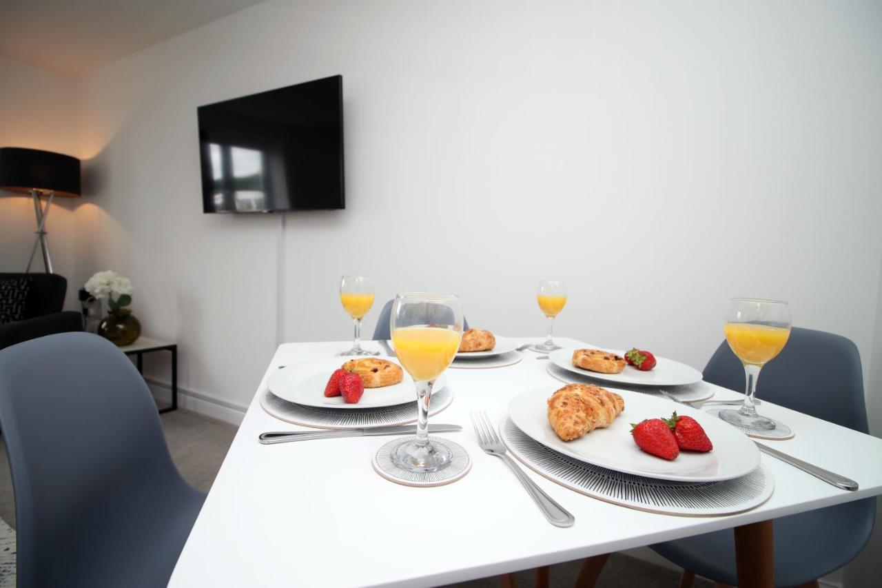 No 43 Stadium Views By Ssw - 2Br, Parking, Sleeps 4, 3Min Walk To Stadium, 10Min Drive To City Centre, Marina And Close To M4 Morriston Esterno foto