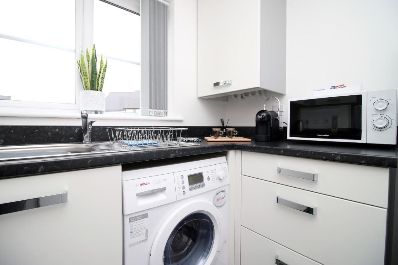 No 43 Stadium Views By Ssw - 2Br, Parking, Sleeps 4, 3Min Walk To Stadium, 10Min Drive To City Centre, Marina And Close To M4 Morriston Esterno foto