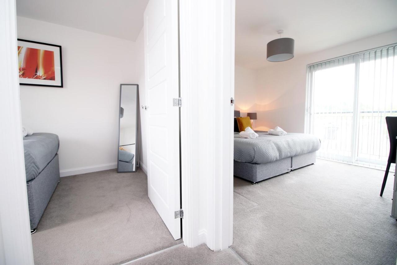 No 43 Stadium Views By Ssw - 2Br, Parking, Sleeps 4, 3Min Walk To Stadium, 10Min Drive To City Centre, Marina And Close To M4 Morriston Esterno foto