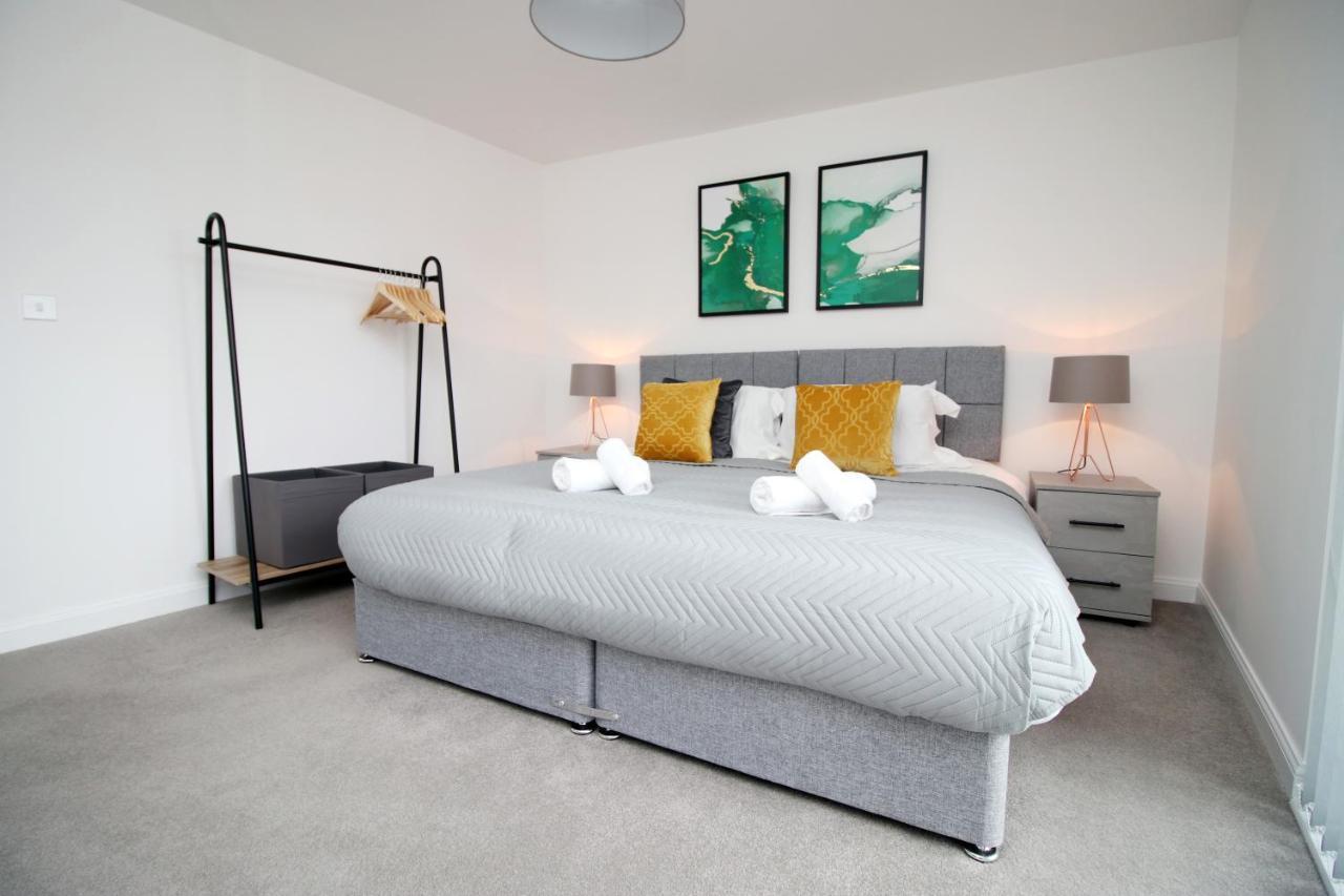 No 43 Stadium Views By Ssw - 2Br, Parking, Sleeps 4, 3Min Walk To Stadium, 10Min Drive To City Centre, Marina And Close To M4 Morriston Esterno foto