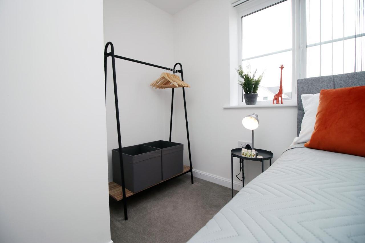 No 43 Stadium Views By Ssw - 2Br, Parking, Sleeps 4, 3Min Walk To Stadium, 10Min Drive To City Centre, Marina And Close To M4 Morriston Esterno foto