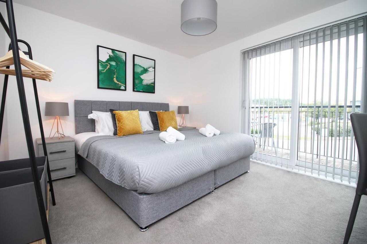 No 43 Stadium Views By Ssw - 2Br, Parking, Sleeps 4, 3Min Walk To Stadium, 10Min Drive To City Centre, Marina And Close To M4 Morriston Esterno foto
