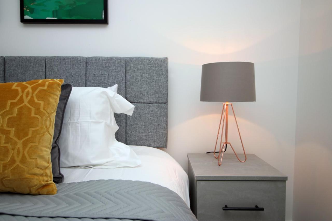 No 43 Stadium Views By Ssw - 2Br, Parking, Sleeps 4, 3Min Walk To Stadium, 10Min Drive To City Centre, Marina And Close To M4 Morriston Esterno foto