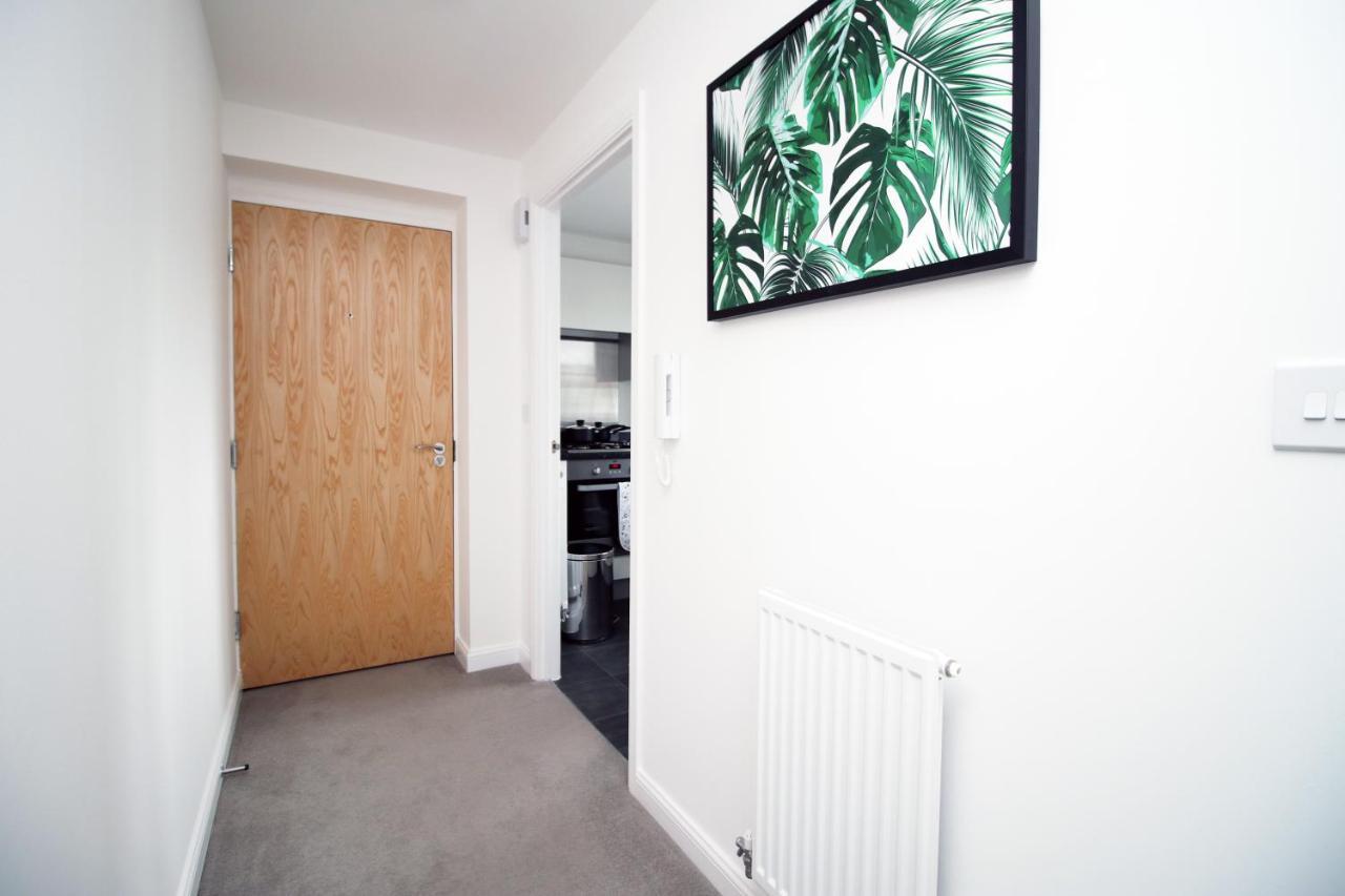 No 43 Stadium Views By Ssw - 2Br, Parking, Sleeps 4, 3Min Walk To Stadium, 10Min Drive To City Centre, Marina And Close To M4 Morriston Esterno foto