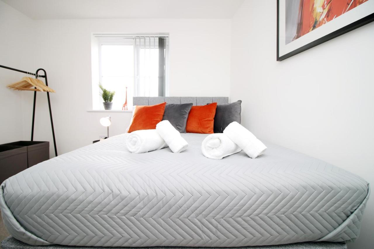 No 43 Stadium Views By Ssw - 2Br, Parking, Sleeps 4, 3Min Walk To Stadium, 10Min Drive To City Centre, Marina And Close To M4 Morriston Esterno foto