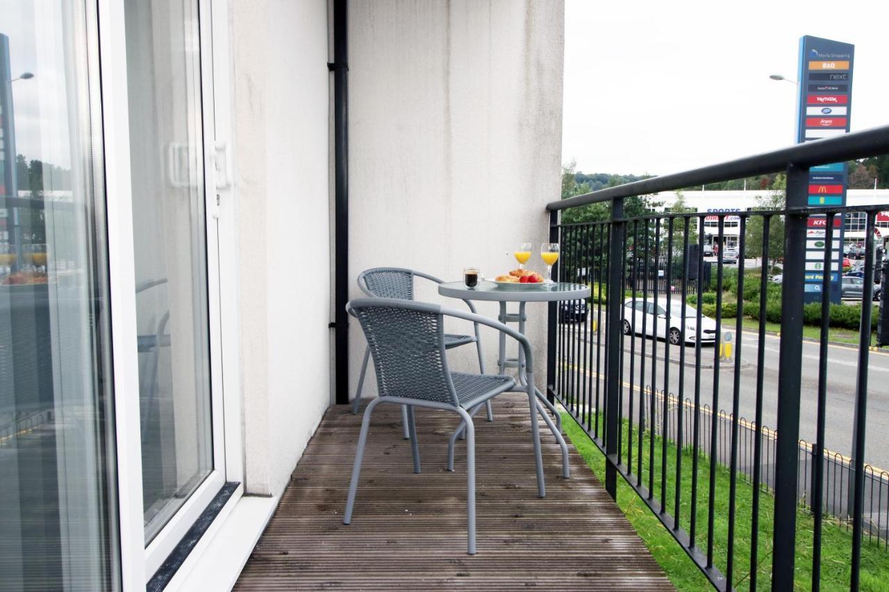 No 43 Stadium Views By Ssw - 2Br, Parking, Sleeps 4, 3Min Walk To Stadium, 10Min Drive To City Centre, Marina And Close To M4 Morriston Esterno foto