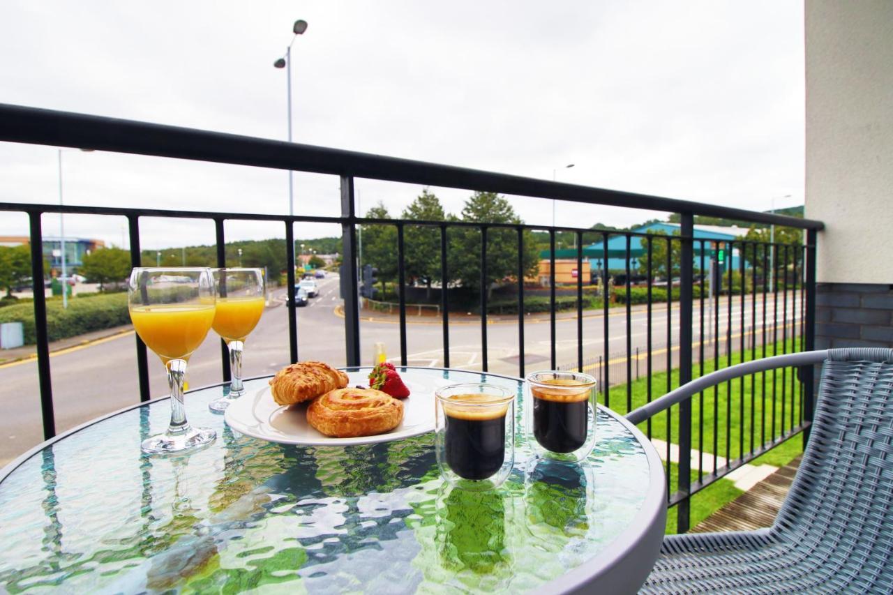 No 43 Stadium Views By Ssw - 2Br, Parking, Sleeps 4, 3Min Walk To Stadium, 10Min Drive To City Centre, Marina And Close To M4 Morriston Esterno foto